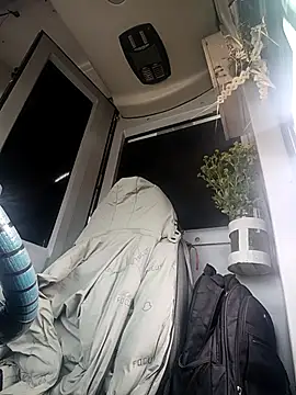 Snapshot of alexchir4 chatting on October 30, 2025, 8:31 pm alexchir4 online show from October 30, 2025, 8:31 pm