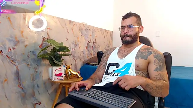 Snapshot of hanz_col chatting on September 18, 2025, 12:29 pm hanz col online show from September 18, 2025, 12:29 pm