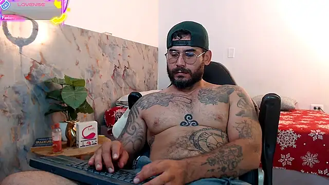 Snapshot of hanz_col chatting on October 11, 2025, 9:24 pm hanz col online show from October 11, 2025, 9:24 pm