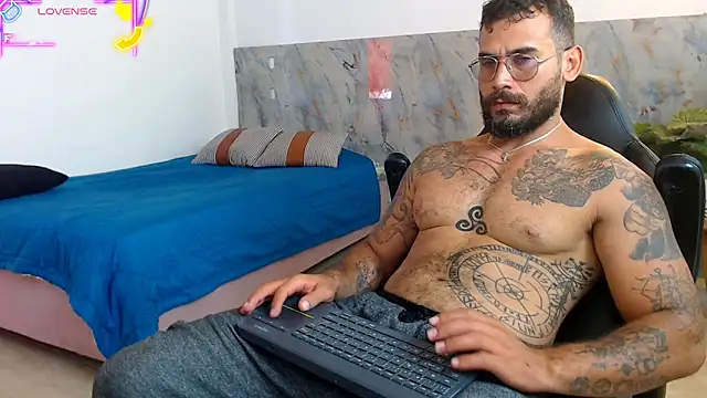 Snapshot of hanz_col chatting on October 29, 2025, 2:52 pm hanz col online show from October 29, 2025, 2:52 pm