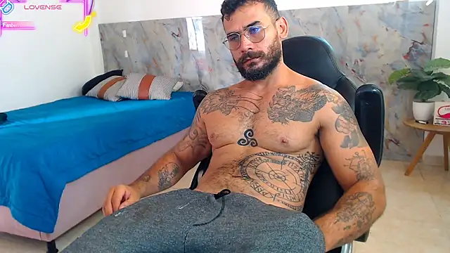 Snapshot of hanz_col chatting on October 31, 2025, 12:06 pm hanz col online show from October 31, 2025, 12:06 pm