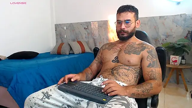 Snapshot of hanz_col chatting on November 9, 2025, 11:19 am hanz col online show from November 9, 2025, 11:19 am