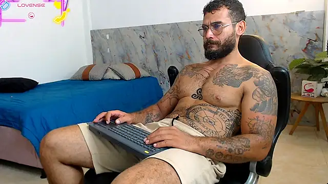 Snapshot of hanz_col chatting on November 12, 2025, 2:12 am hanz col online show from November 12, 2025, 2:12 am