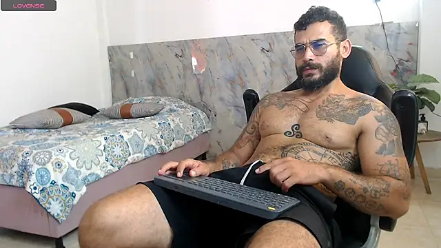 Snapshot of hanz_col chatting on November 14, 2025, 4:17 pm hanz col online show from November 14, 2025, 4:17 pm