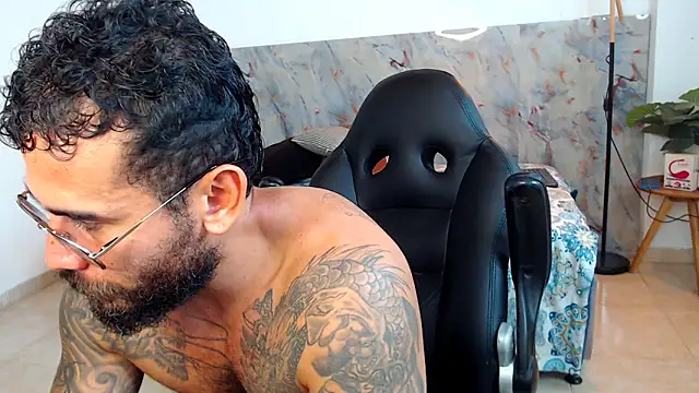 Snapshot of hanz_col chatting on November 18, 2025, 3:34 am hanz col online show from November 18, 2025, 3:34 am