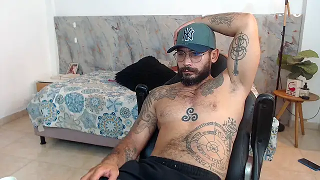 Snapshot of hanz_col chatting on November 19, 2025, 2:33 am hanz col online show from November 19, 2025, 2:33 am