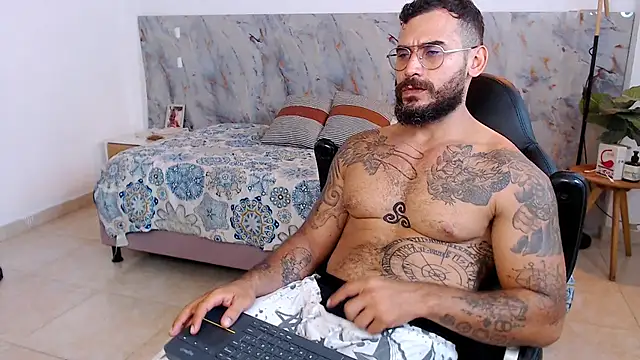 Snapshot of hanz_col chatting on November 24, 2025, 1:16 am hanz col online show from November 24, 2025, 1:16 am