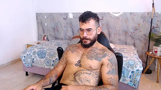 Snapshot of hanz_col chatting on November 24, 2025, 2:06 pm hanz col online show from November 24, 2025, 2:06 pm