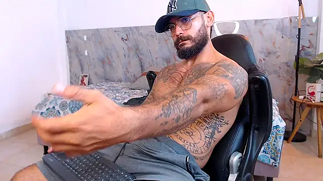 Snapshot of hanz_col chatting on November 25, 2025, 2:11 am hanz col online show from November 25, 2025, 2:11 am