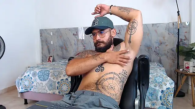 Snapshot of hanz_col chatting on November 25, 2025, 2:17 pm hanz col online show from November 25, 2025, 2:17 pm