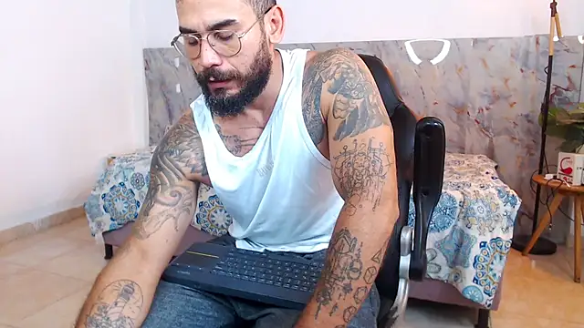 Snapshot of hanz_col chatting on November 29, 2025, 11:57 am hanz col online show from November 29, 2025, 11:57 am