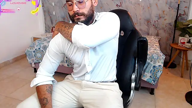 Snapshot of hanz_col chatting on December 1, 2025, 6:13 pm hanz col online show from December 1, 2025, 6:13 pm