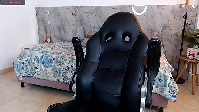 Snapshot of hanz_col chatting on December 4, 2025, 3:49 am hanz col online show from December 4, 2025, 3:49 am