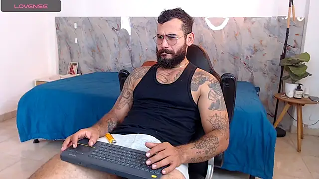 Snapshot of hanz_col chatting on December 15, 2025, 3:49 pm hanz col online show from December 15, 2025, 3:49 pm