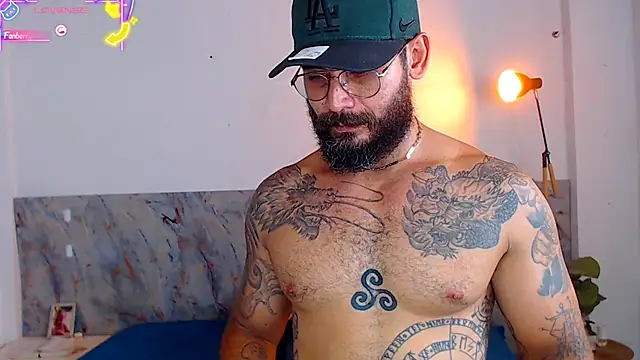 Snapshot of hanz_col chatting on December 16, 2025, 3:55 am hanz col online show from December 16, 2025, 3:55 am