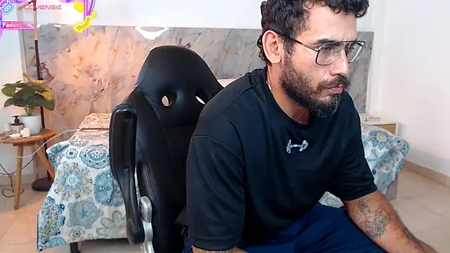 Snapshot of hanz_col chatting on January 10, 2026, 4:47 am hanz col online show from January 10, 2026, 4:47 am