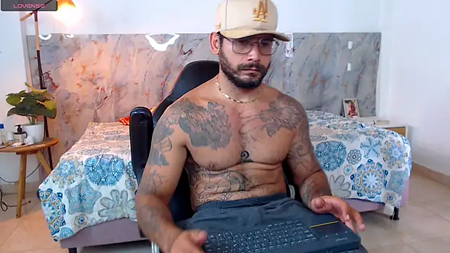 Snapshot of hanz_col chatting on January 15, 2026, 3:27 pm hanz col online show from January 15, 2026, 3:27 pm