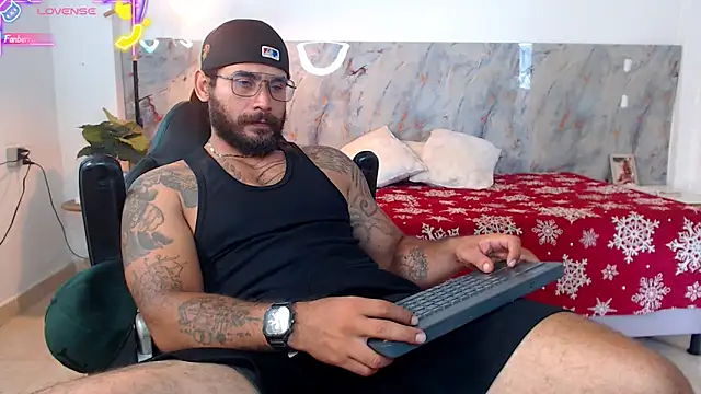 Snapshot of hanz_col chatting on February 9, 2026, 2:43 pm hanz col online show from February 9, 2026, 2:43 pm