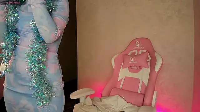 Kira yoon online show from December 31, 2024, 12:43 am