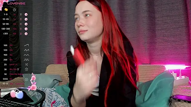 Kira yoon online show from March 8, 2025, 7:05 am