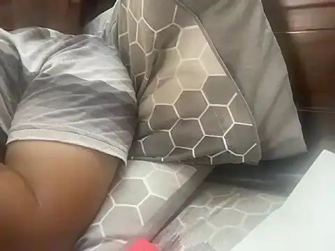 coolboy6566 online show from October 8, 2025, 7:17 am