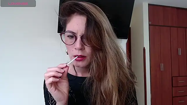 Snapshot of Hanny_24 chatting on December 21, 2024, 9:25 pm Hanny 24 online show from December 21, 2024, 9:25 pm