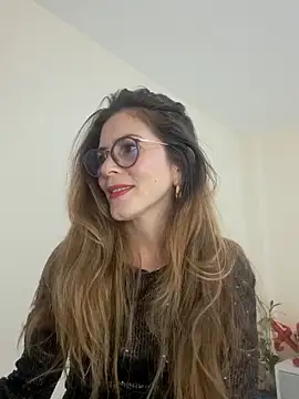 Snapshot of Hanny_24 chatting on February 22, 2025, 1:00 am Hanny 24 online show from February 22, 2025, 1:00 am