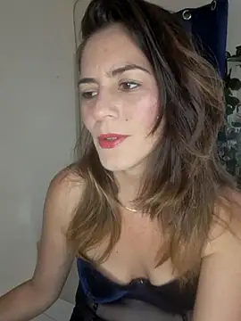 Snapshot of Hanny_24 chatting on September 20, 2025, 2:23 am Hanny 24 online show from September 20, 2025, 2:23 am