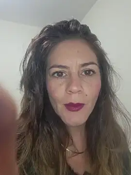 Snapshot of Hanny_24 chatting on October 19, 2025, 9:10 am Hanny 24 online show from October 19, 2025, 9:10 am