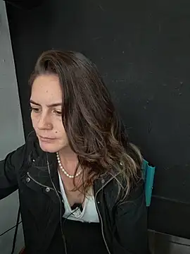 Snapshot of Hanny_24 chatting on December 1, 2025, 8:14 pm Hanny 24 online show from December 1, 2025, 8:14 pm