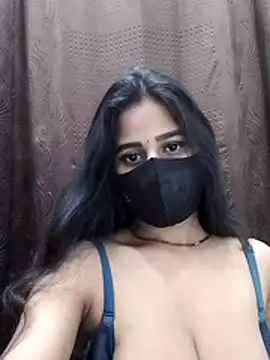 Lalisa sexy online show from April 6, 2026, 6:20 pm