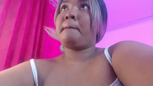 Snapshot of Evelyn_Sandoval chatting on October 28, 2025, 1:42 am Evelyn Sandoval online show from October 28, 2025, 1:42 am