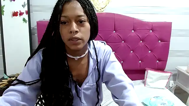 amathistalx online show from February 5, 2025, 1:33 pm