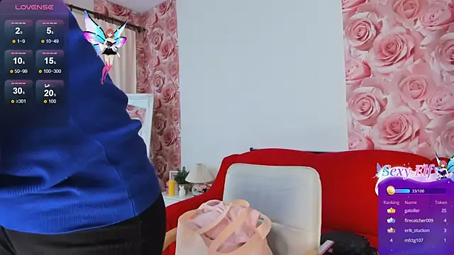 Snapshot of Laura_Leee chatting on January 15, 2025, 12:47 pm Laura Leee online show from January 15, 2025, 12:47 pm