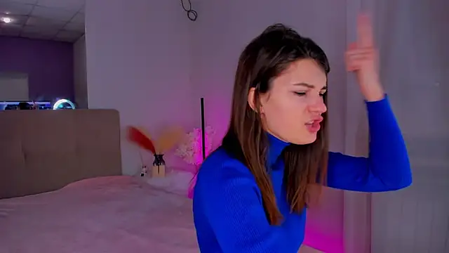 Snapshot of Laura_Leee chatting on January 22, 2025, 6:31 am Laura Leee online show from January 22, 2025, 6:31 am