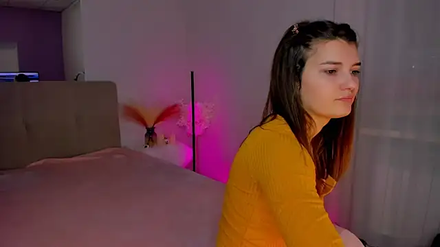 Snapshot of Laura_Leee chatting on January 28, 2025, 6:27 am Laura Leee online show from January 28, 2025, 6:27 am