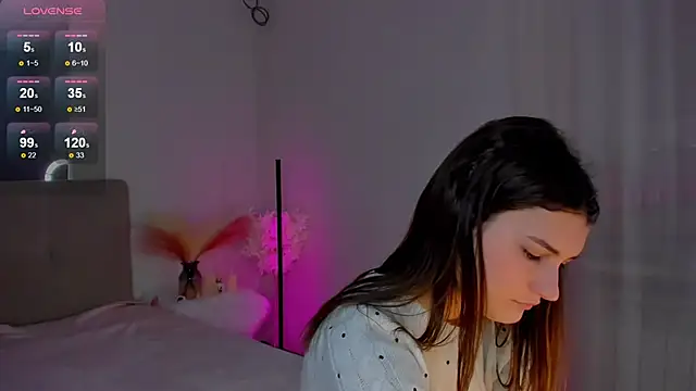 Snapshot of Laura_Leee chatting on January 31, 2025, 9:27 am Laura Leee online show from January 31, 2025, 9:27 am