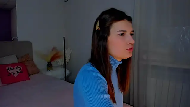 Snapshot of Laura_Leee chatting on February 9, 2025, 6:22 am Laura Leee online show from February 9, 2025, 6:22 am