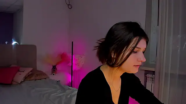 Snapshot of Laura_Leee chatting on March 15, 2025, 6:25 am Laura Leee online show from March 15, 2025, 6:25 am