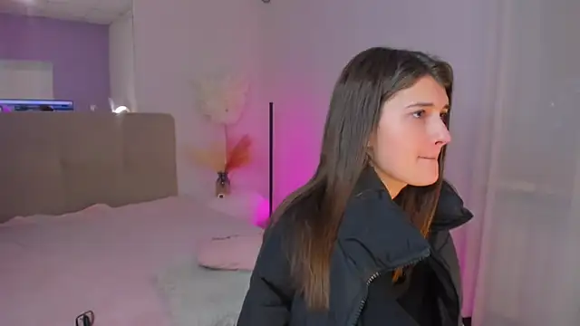 Snapshot of Laura_Leee chatting on March 19, 2025, 9:49 am Laura Leee online show from March 19, 2025, 9:49 am