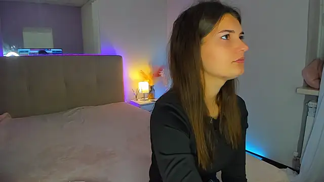 Snapshot of Laura_Leee chatting on October 7, 2025, 5:26 am Laura Leee online show from October 7, 2025, 5:26 am