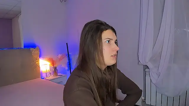 Snapshot of Laura_Leee chatting on February 6, 2026, 6:18 am Laura Leee online show from February 6, 2026, 6:18 am