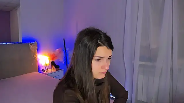 Snapshot of Laura_Leee chatting on February 10, 2026, 6:17 am Laura Leee online show from February 10, 2026, 6:17 am