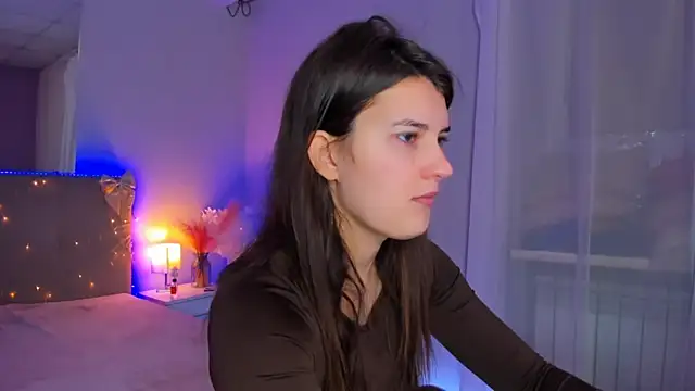 Snapshot of Laura_Leee chatting on March 1, 2026, 6:15 am Laura Leee online show from March 1, 2026, 6:15 am