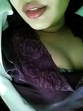 Snapshot of Miss-Siyaa chatting on December 1, 2024, 4:51 pm Miss-Siyaa online show from December 1, 2024, 4:51 pm