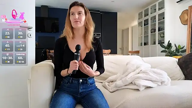 Snapshot of Luxymin34 chatting on February 28, 2025, 3:37 pm Luxymin34 online show from February 28, 2025, 3:37 pm