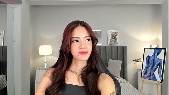 Madie  collins online show from December 24, 2024, 11:38 am