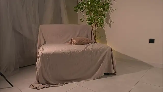 lorrie love story online show from November 25, 2025, 9:31 am