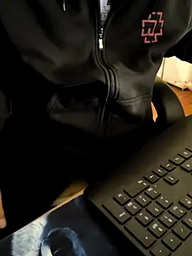 Snapshot of OdinWolf1990 chatting on October 3, 2025, 3:58 am OdinWolf1990 online show from October 3, 2025, 3:58 am