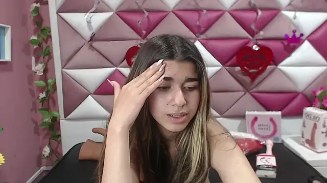 NahomiConnor  online show from March 3, 2025, 1:42 pm